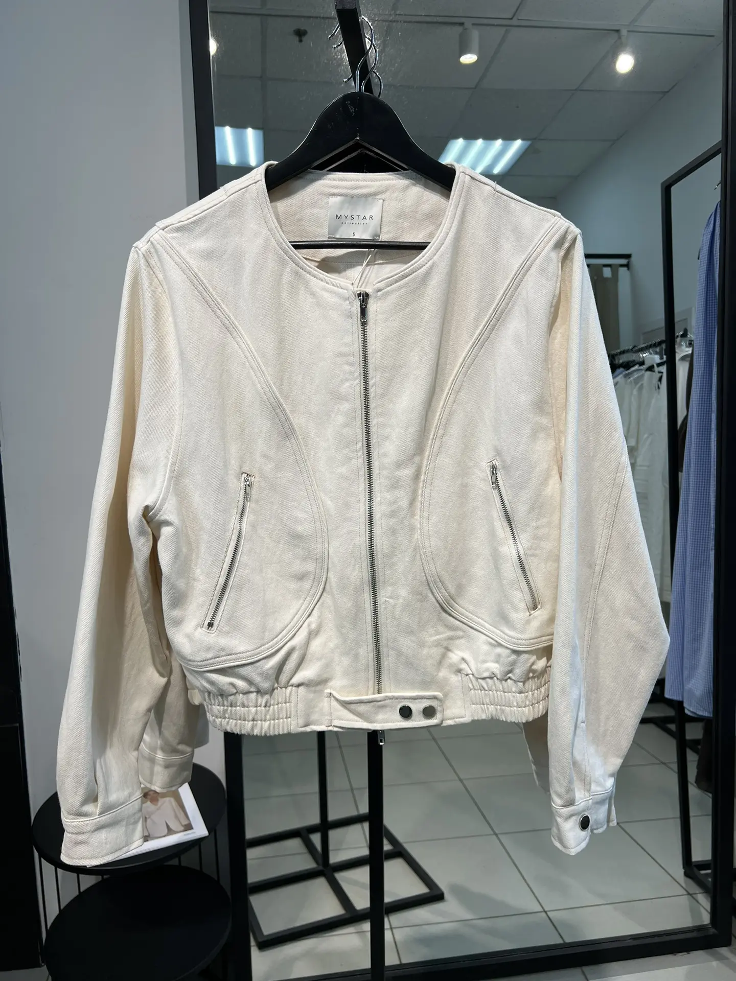 New! Джинсовые бомберы в молочном цвете, размеры s, m, l, 8500