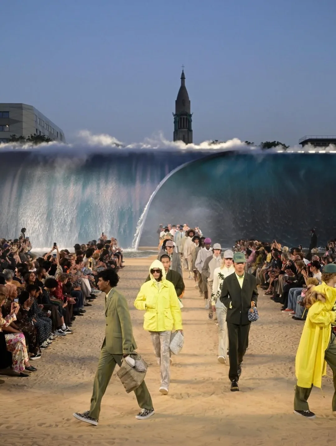 Креативный директор Louis Vuitton Фаррелл Уильямс заставил всех говорить о своём новом ...