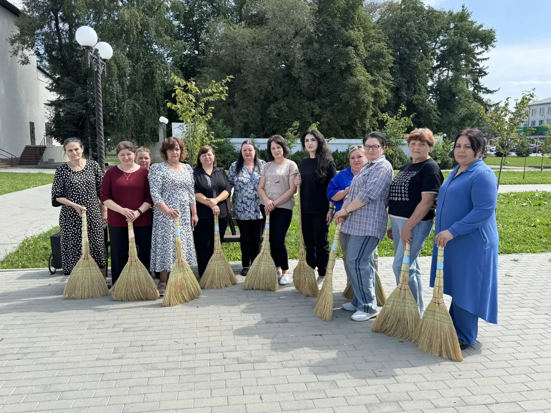 Сегодня сотрудники Зеленчукской центральной библиотеки, совместно с работниками Отдела ...