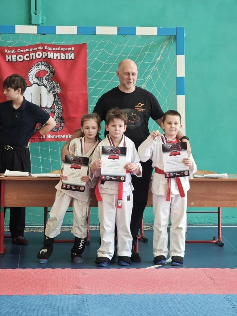 👋 "Здравствуйте, дорогие родители и учащиеся школы № 460!

Мой сын окончил 1 класс и благополучно о