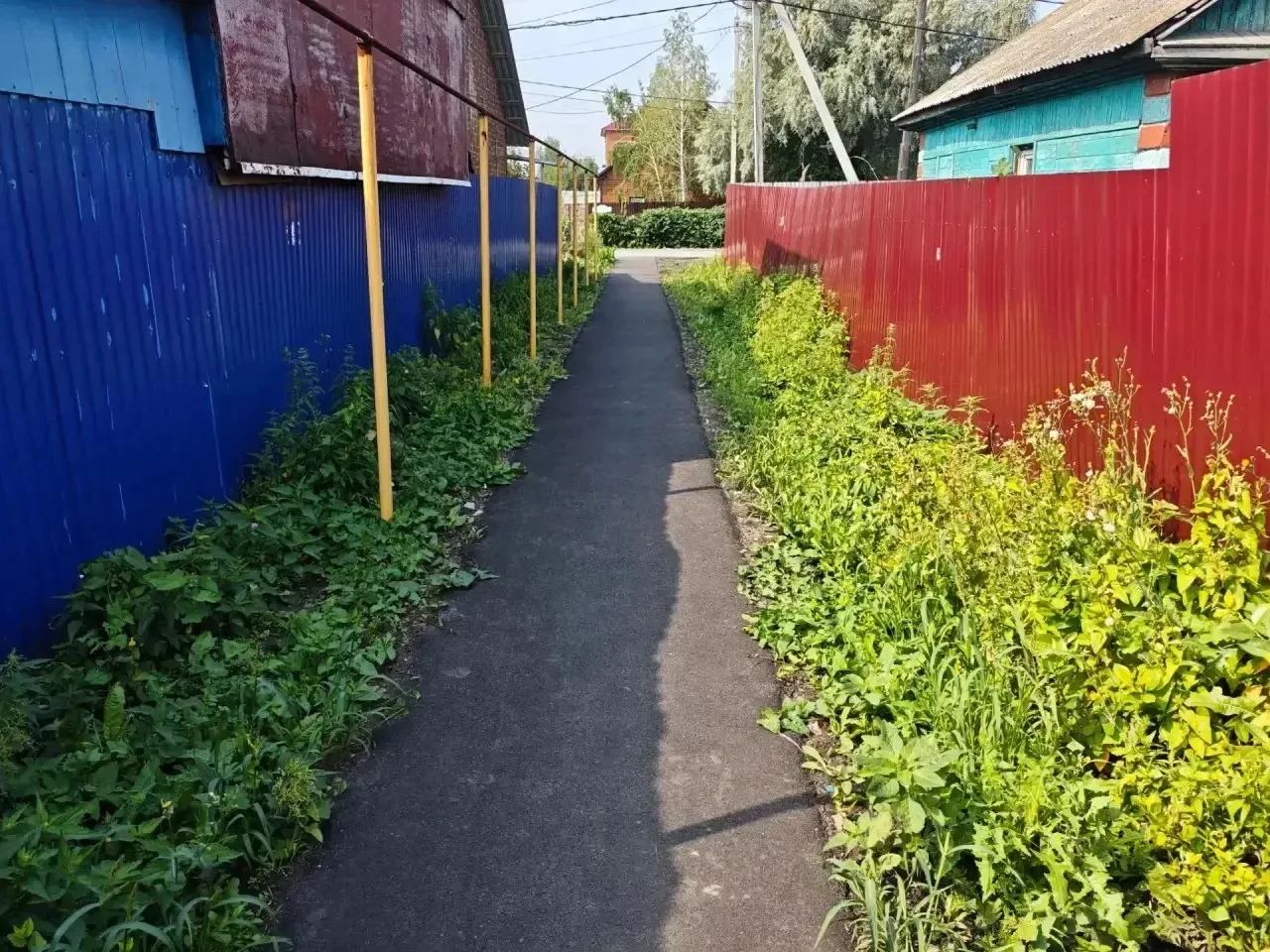 🚩 В Советском округе этим летом обустроено 30 новых тротуаров