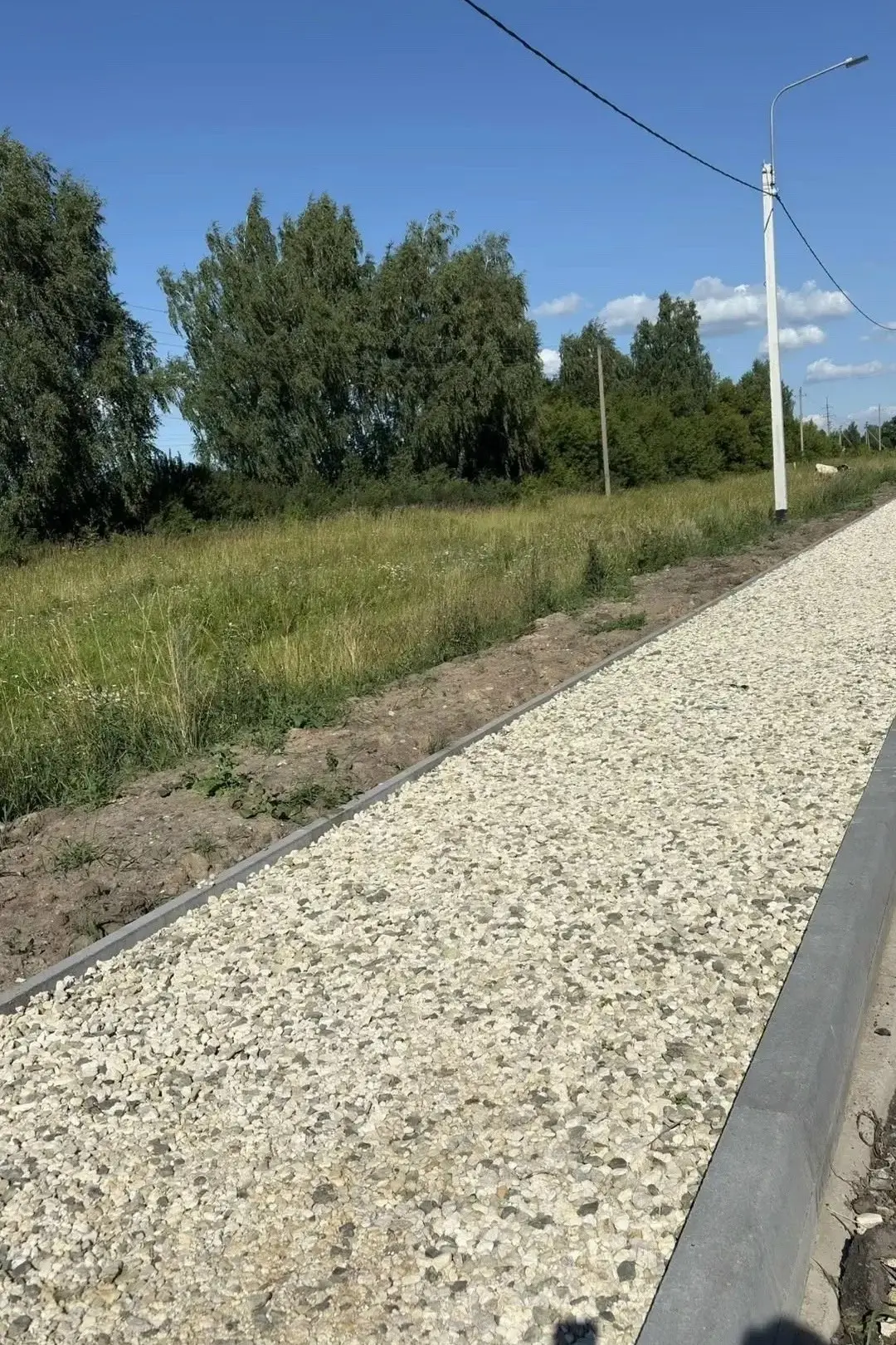 В деревне Малые Бикшихи строят новый тротуар по программе инициативного бюджетирования.