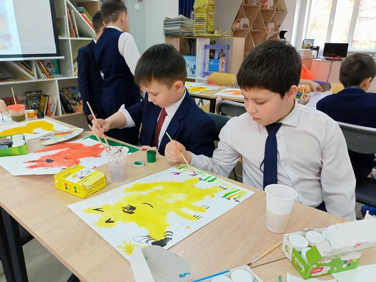 Хотите рисовать? Не знаете где? Не знаете как? Тогда мы идем к вам!🧑‍🎨