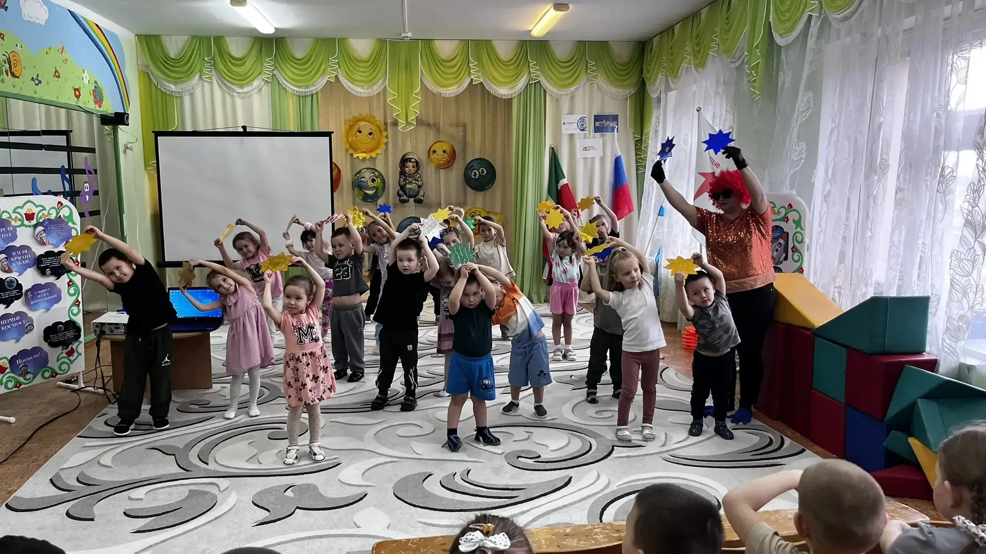 К галактикам открыта дверь!" или Как наши дошколята покоряли космос
