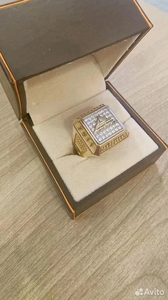 💚 Чемпионский перстень «Салавата Юлаева» продают почти за миллион рублей