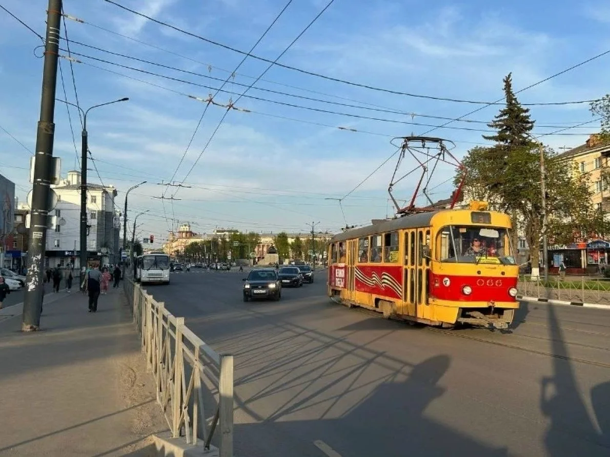 В Заводском районе Орла загорелся трамвайный провод