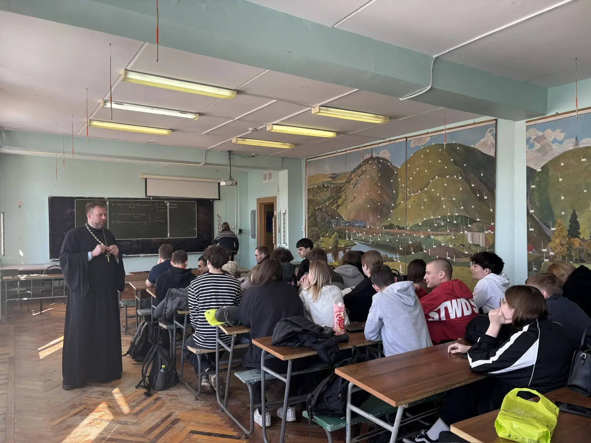 БЕЗ СРОКА ДАВНОСТИ  ⚓ 23 апреля студенты Института экономики, управления и права встретились с прото
