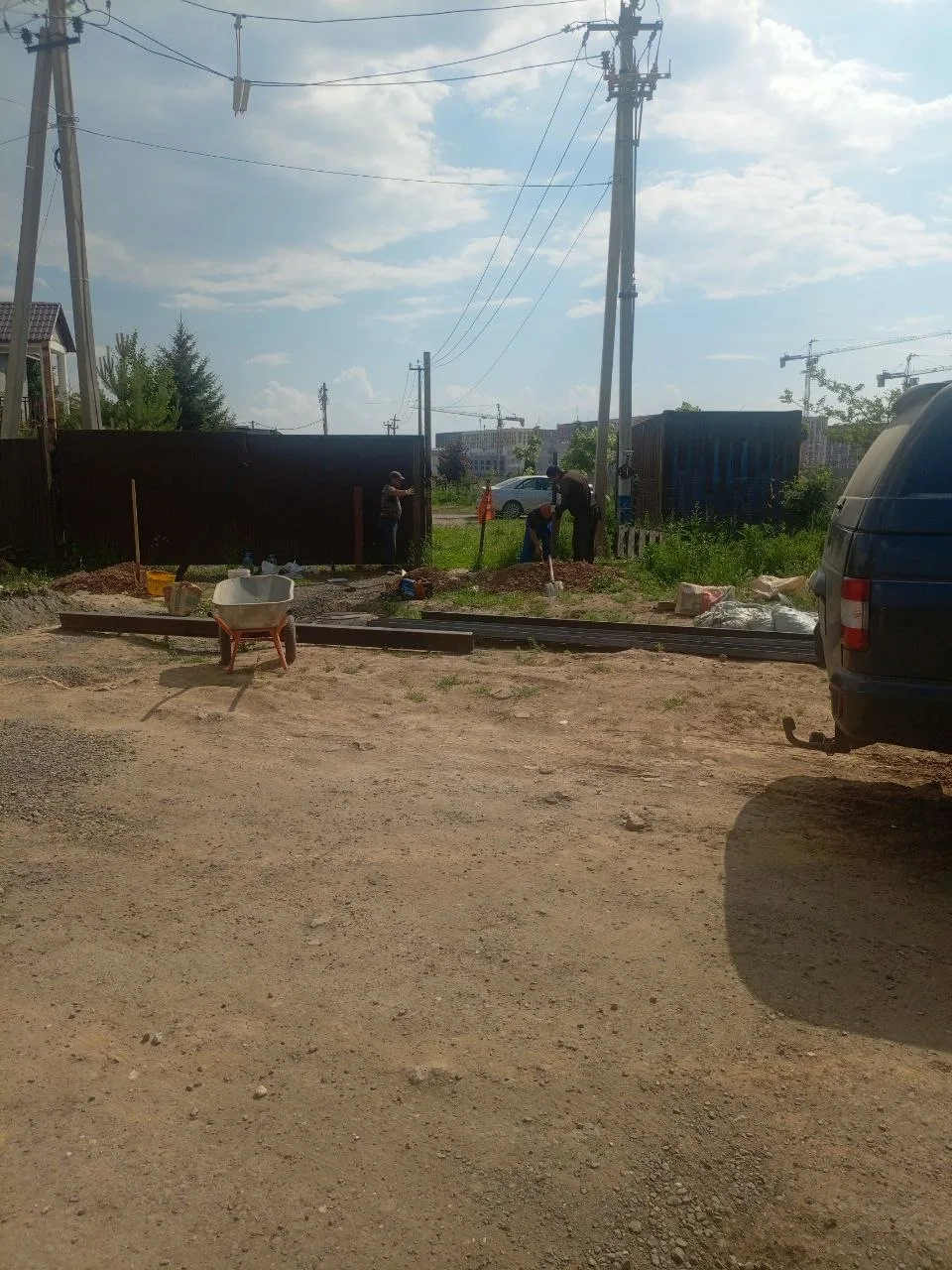 Закрывают нам и этот проход к остановке Юрлово 🤦

⚡ Новости ЖК Пятницкие Луга