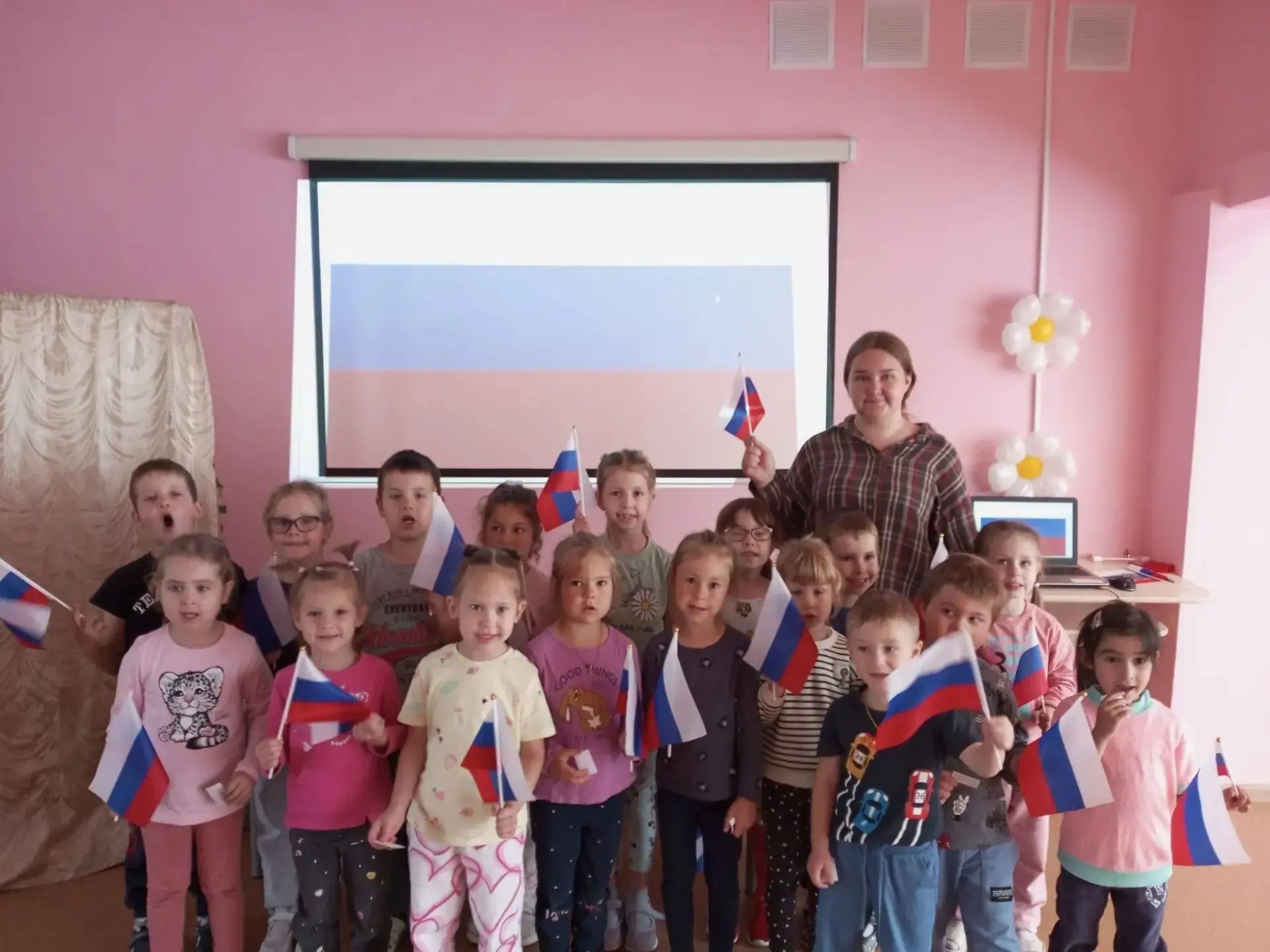 День Государственного флага Российской Федерации в детском саду «Катюша»