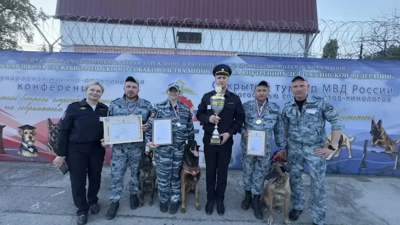 🏆И ещё одно золото – в личном зачёте кинологов по поиску и обнаружению наркотических средств!   Кома