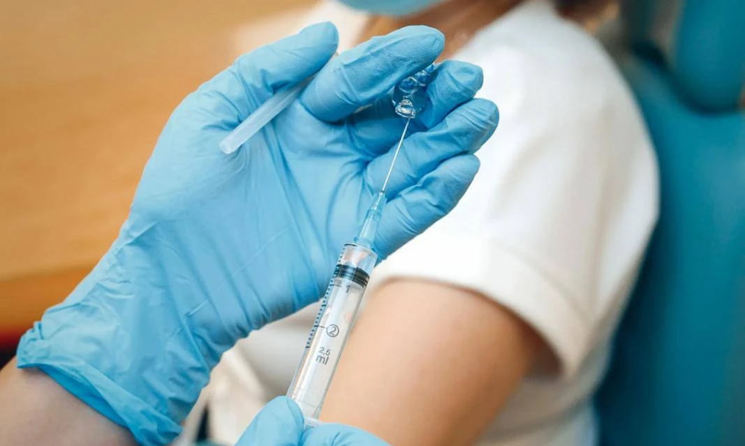💉 В Глазове продолжает работать мобильный пункт вакцинации от клещевого энцефалита

Привиться могут