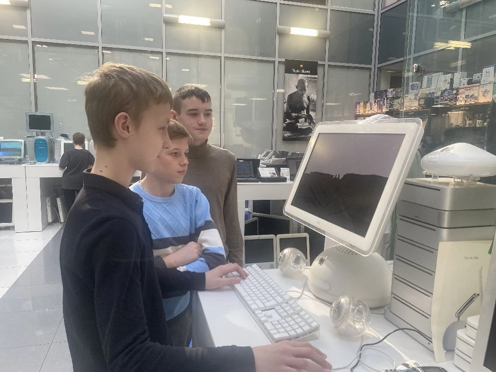 IT- вертикаль 🎓   📈 7К класс и «IT-вертикаль»: не просто уроки, а первый шаг в профессию.    💥 Наши 