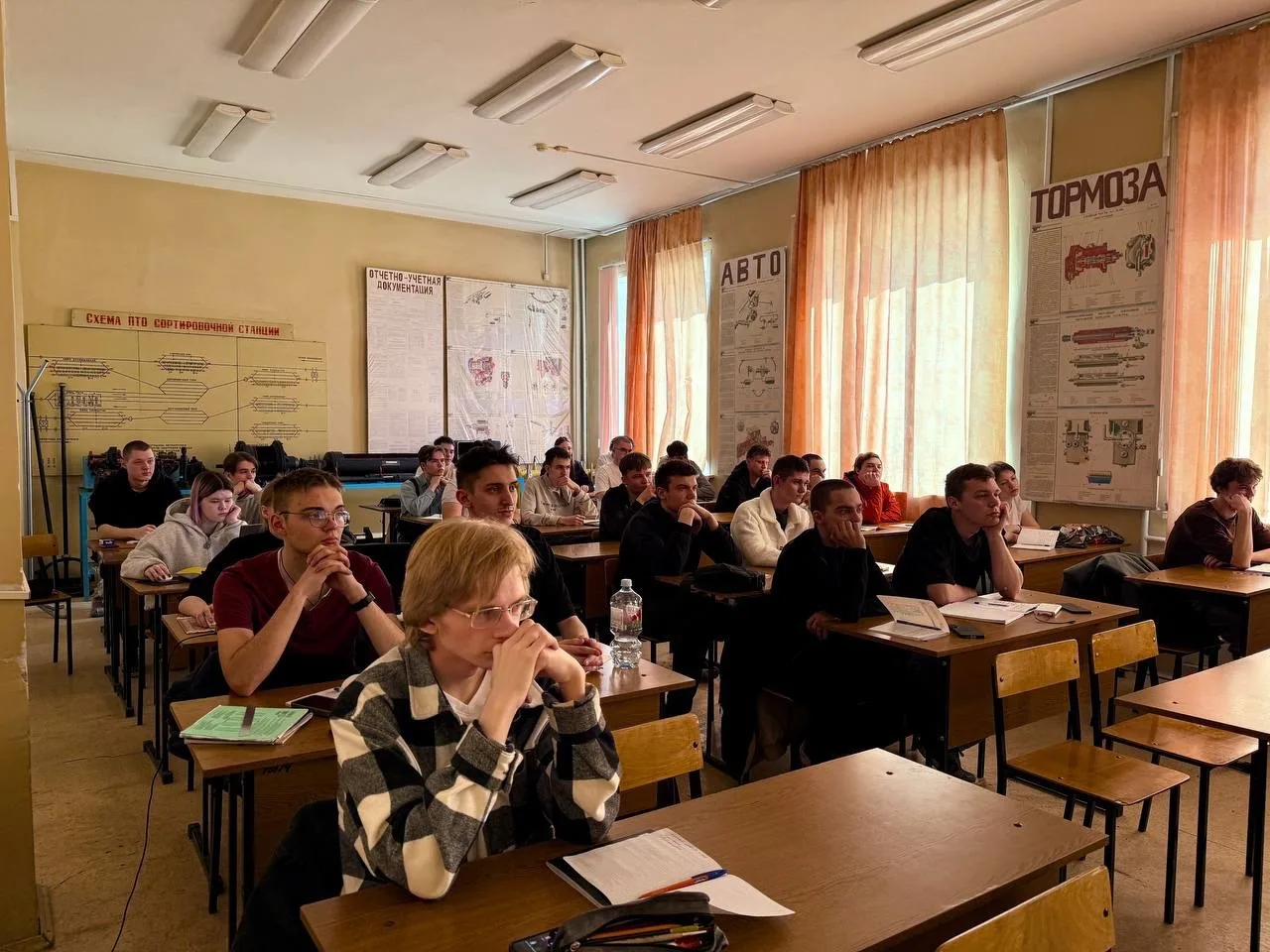🚂 Сегодня в нашем университете стартовало профессиональное обучение по программе «Проводник пассажир
