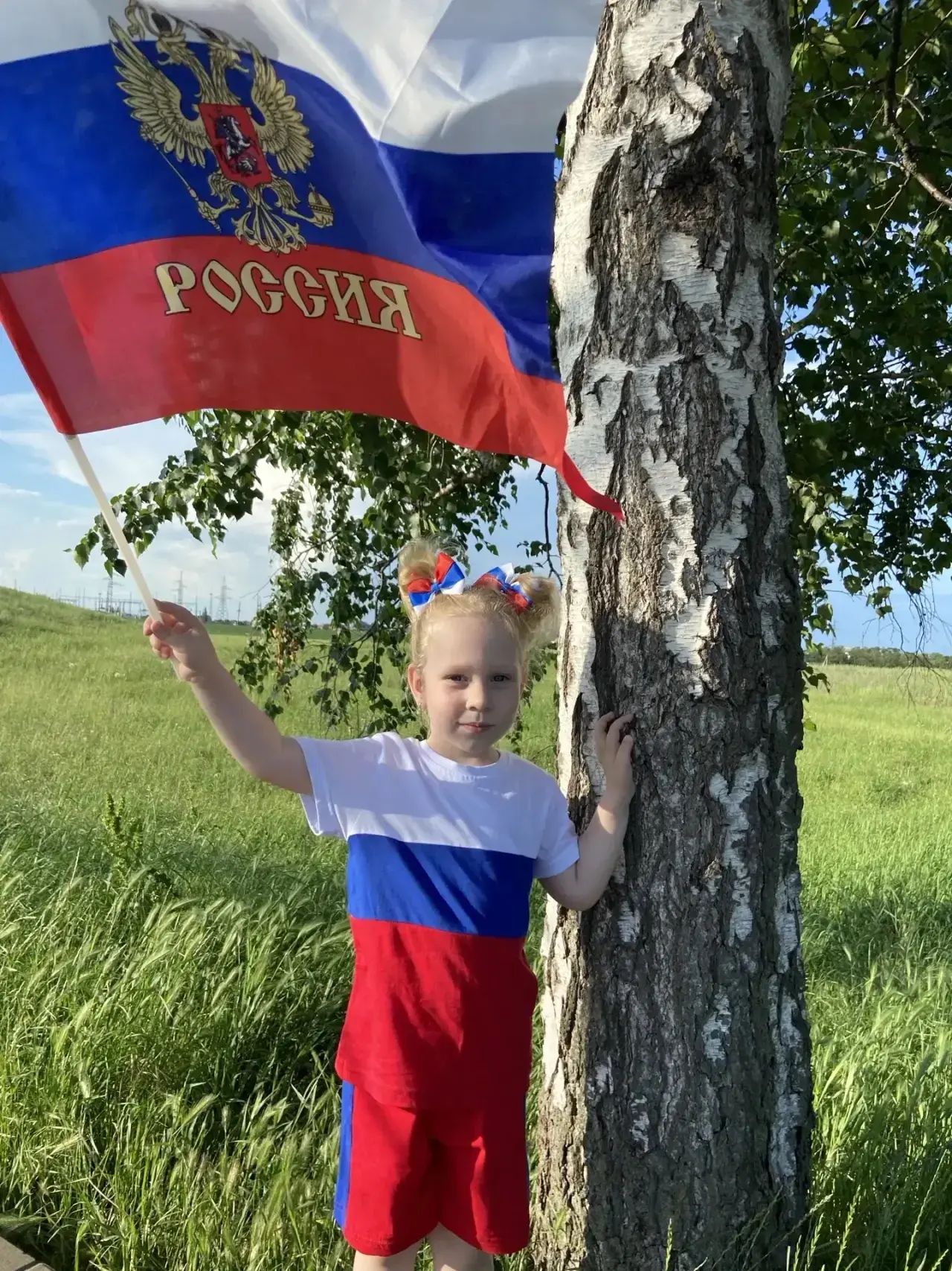 Воспитанница старшей группы , Маша Бублик поздравляет всех с праздником 🇷🇺🇷🇺🇷🇺🇷🇺