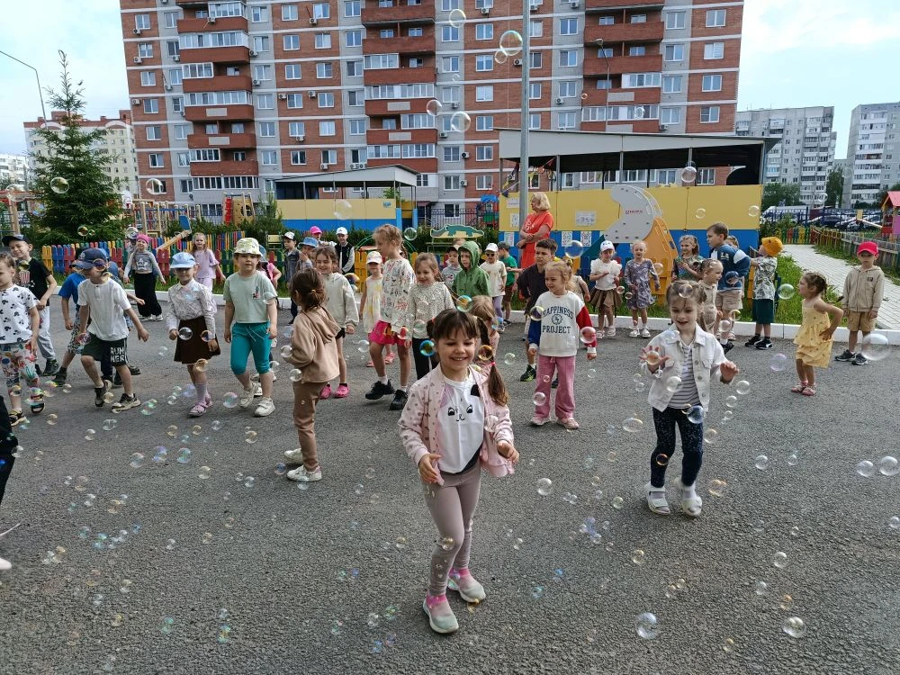 Яркое лето начинается с улыбок детей! ☀️