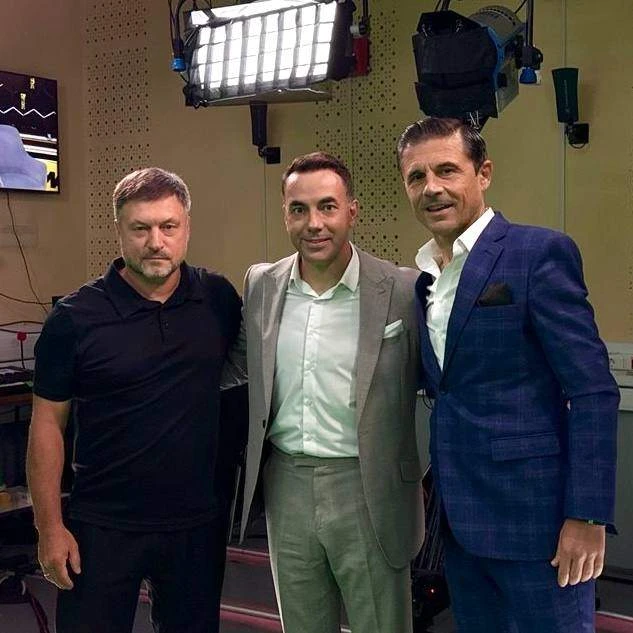 Мажич снова в «Правилах игры». Уже хорошая такая традиция.

Смотрим в 16:00.