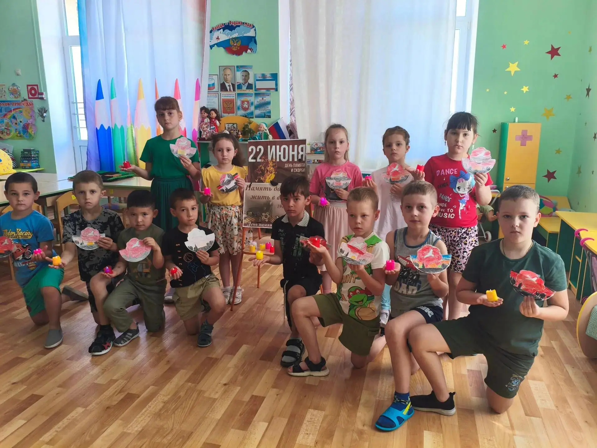 Воспитанники подготовительной группы «Светлячок» (воспитатель Абдукаримова Г.С.), приня...