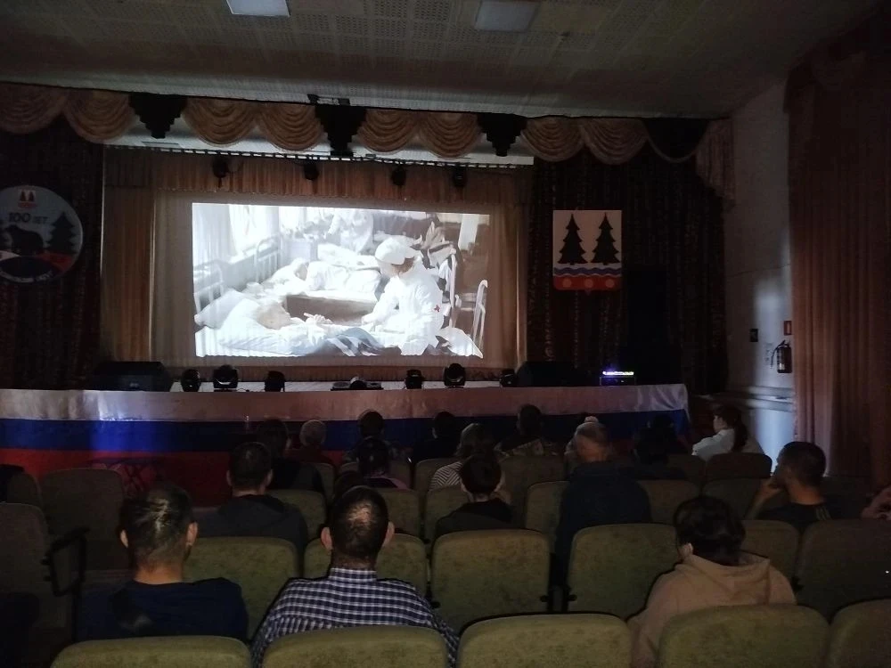 7 мая проживающие ГАУСО АО «Мазановский дом социального обслуживания» побывали на кином...