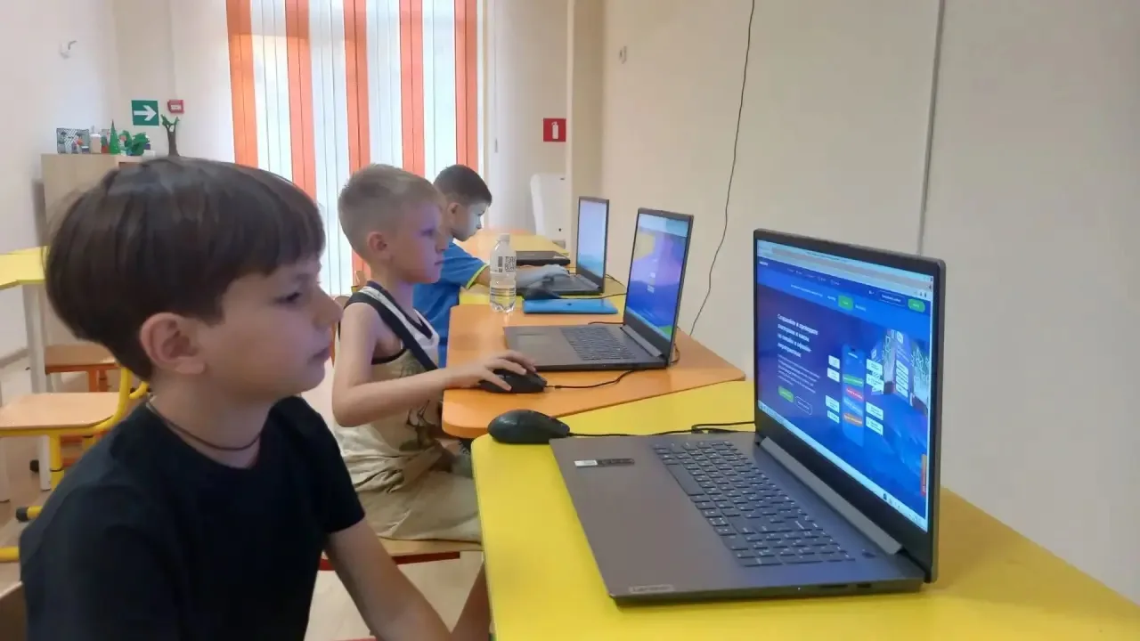 #КомпьютернаяГрамотность: изучаем устройство ноутбука и клавиатуру