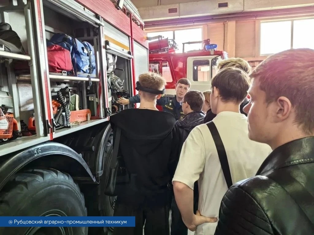Экскурсия в 32-ю пожарно-спасательную часть

В рамках классного часа для группы МЭП-25/1 была органи