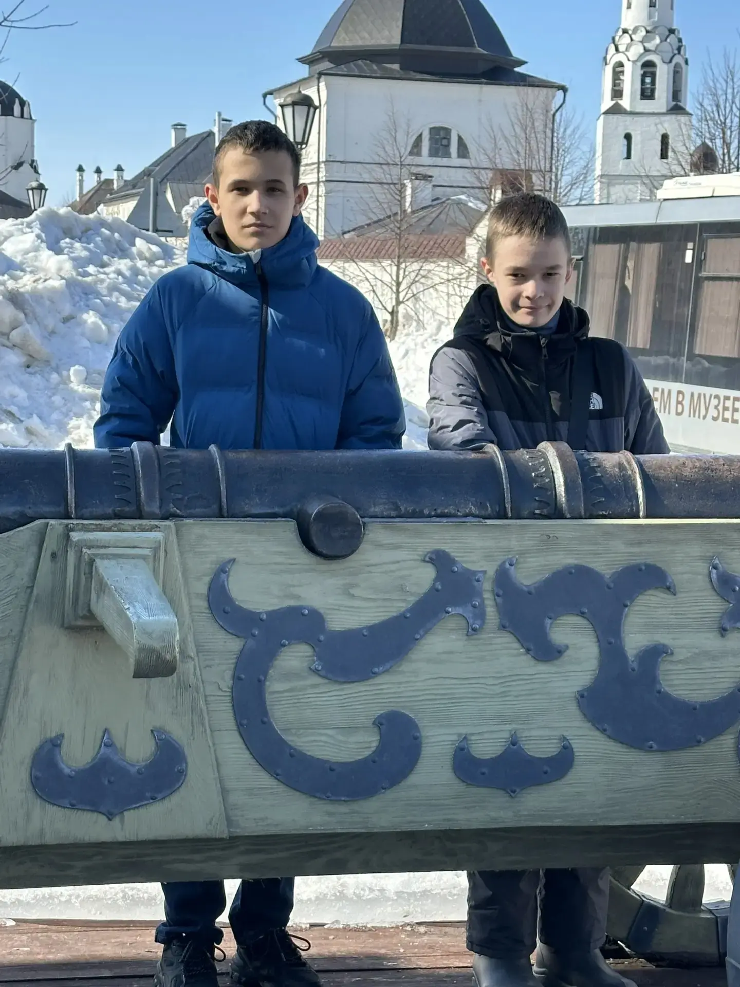 Путешествие в историю: шестиклассники покорили остров-град Свияжск! 🚌🏰✨ 🗓️ 25 марта — день, который 