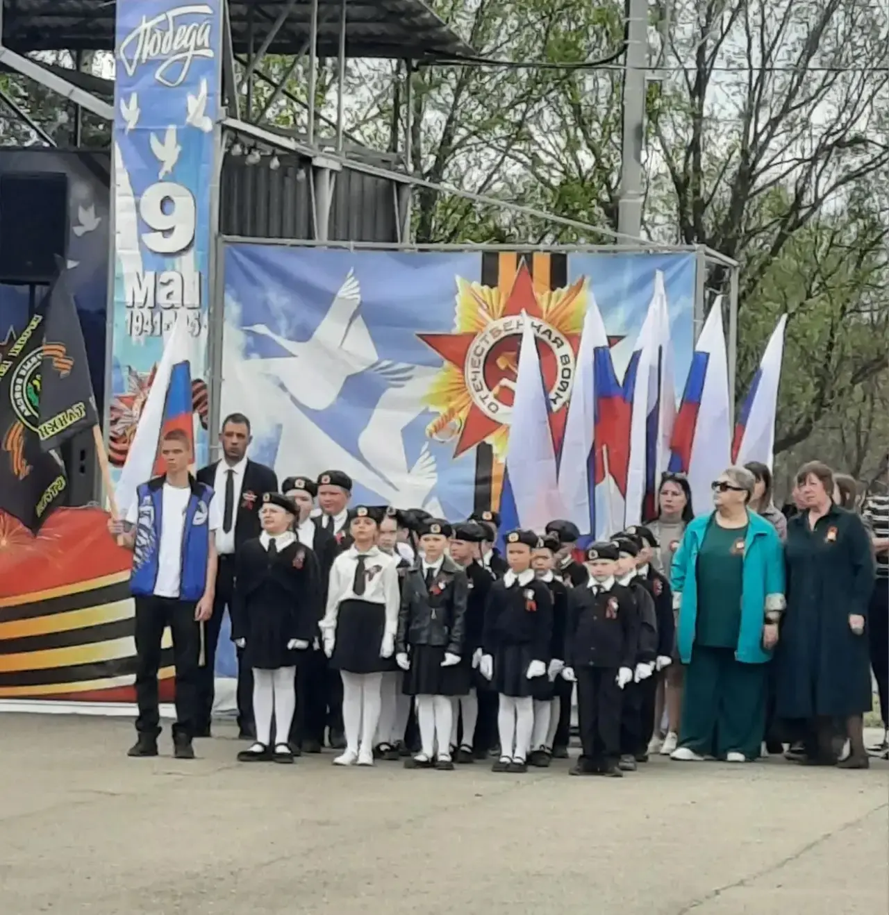 🇷🇺 9 мая на центральной площади села Новопокровки, состоялся торжественный митинг "Мы...