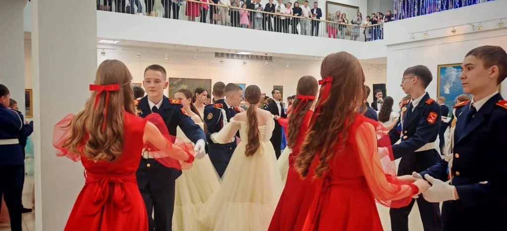 ✨ Бал в Художественном музее: сказка, которую создали наши дети ✨  В Чебоксарском художественном муз