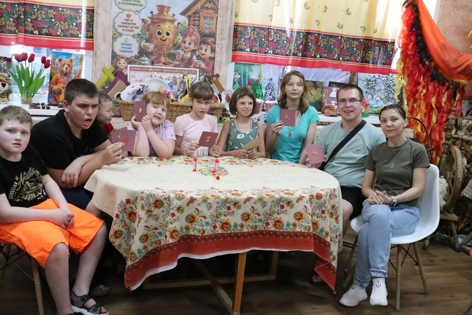 🌸 В районном Доме культуры прошёл мастер-класс "Квиллинг. Чудеса из бумаги" для детей ...