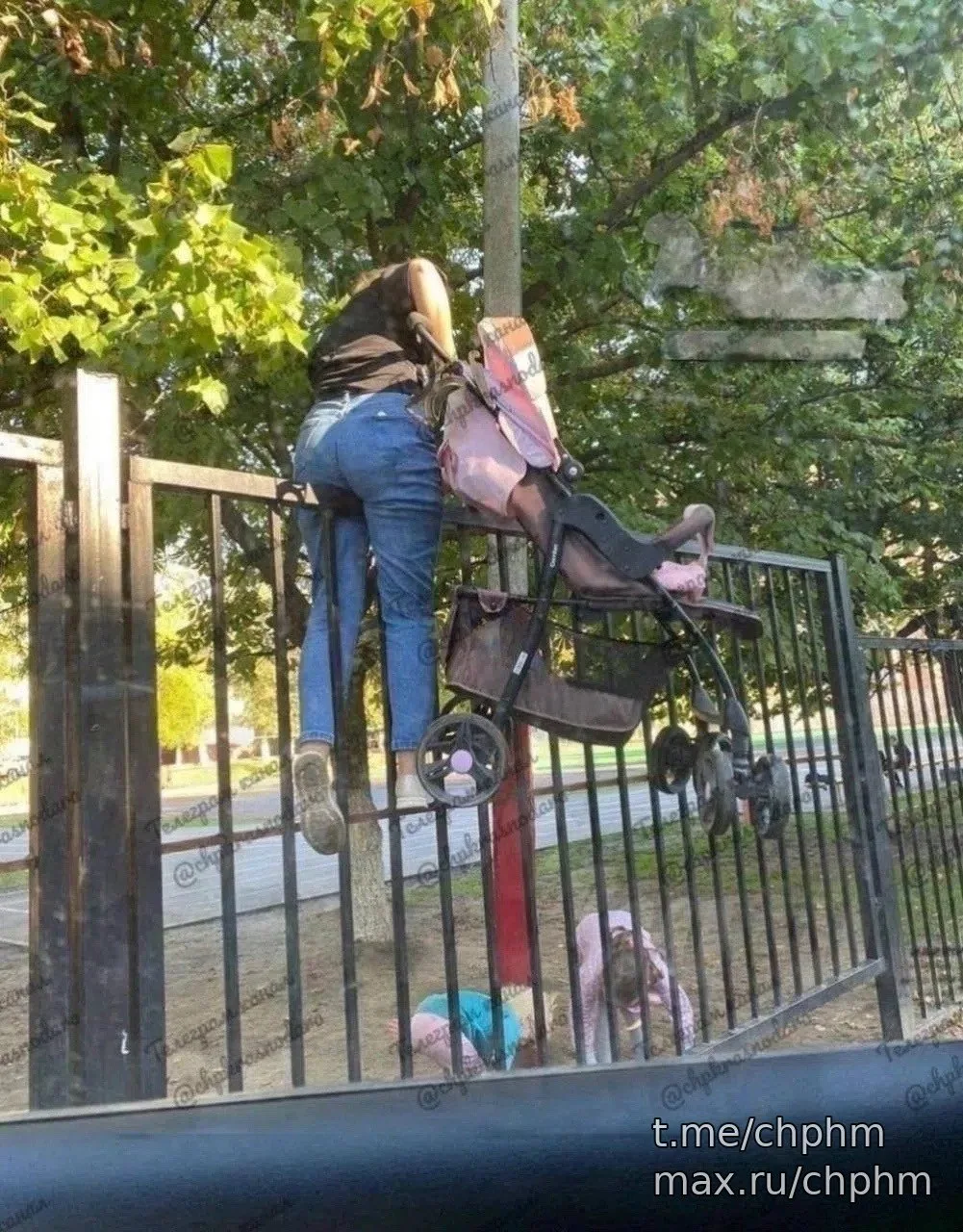 Мать года не пошла к калитке🚨