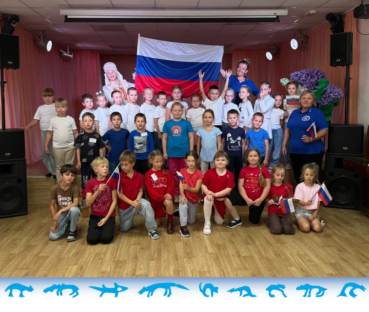 😃🇷🇺 Продолжает свою работу программа для будущих первоклассников «Чудеса Зазеркалья»...