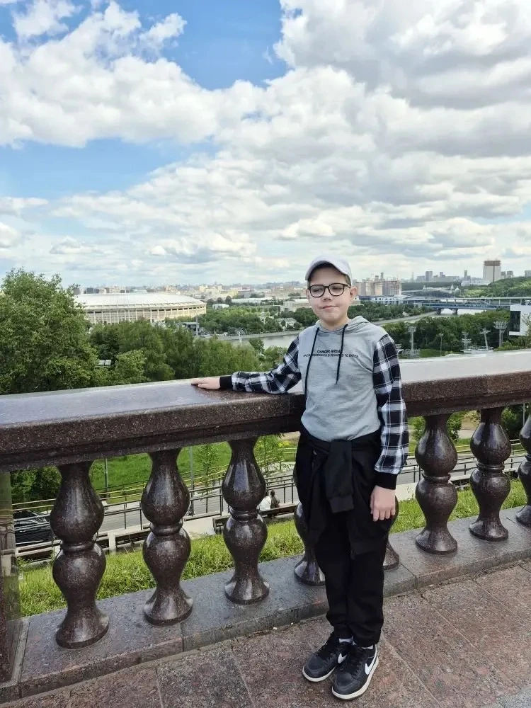 📌Летние каникулы Лёши 

Лёша делится яркими фото своих летних прогулок по улицам Москвы! 📸  

На с