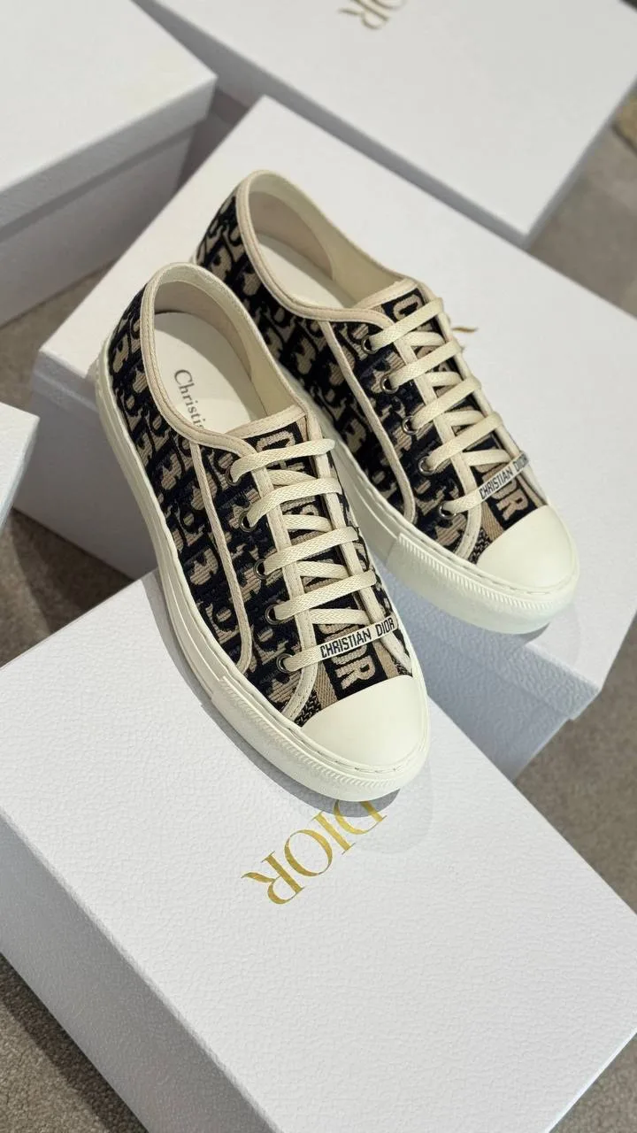 DIOR