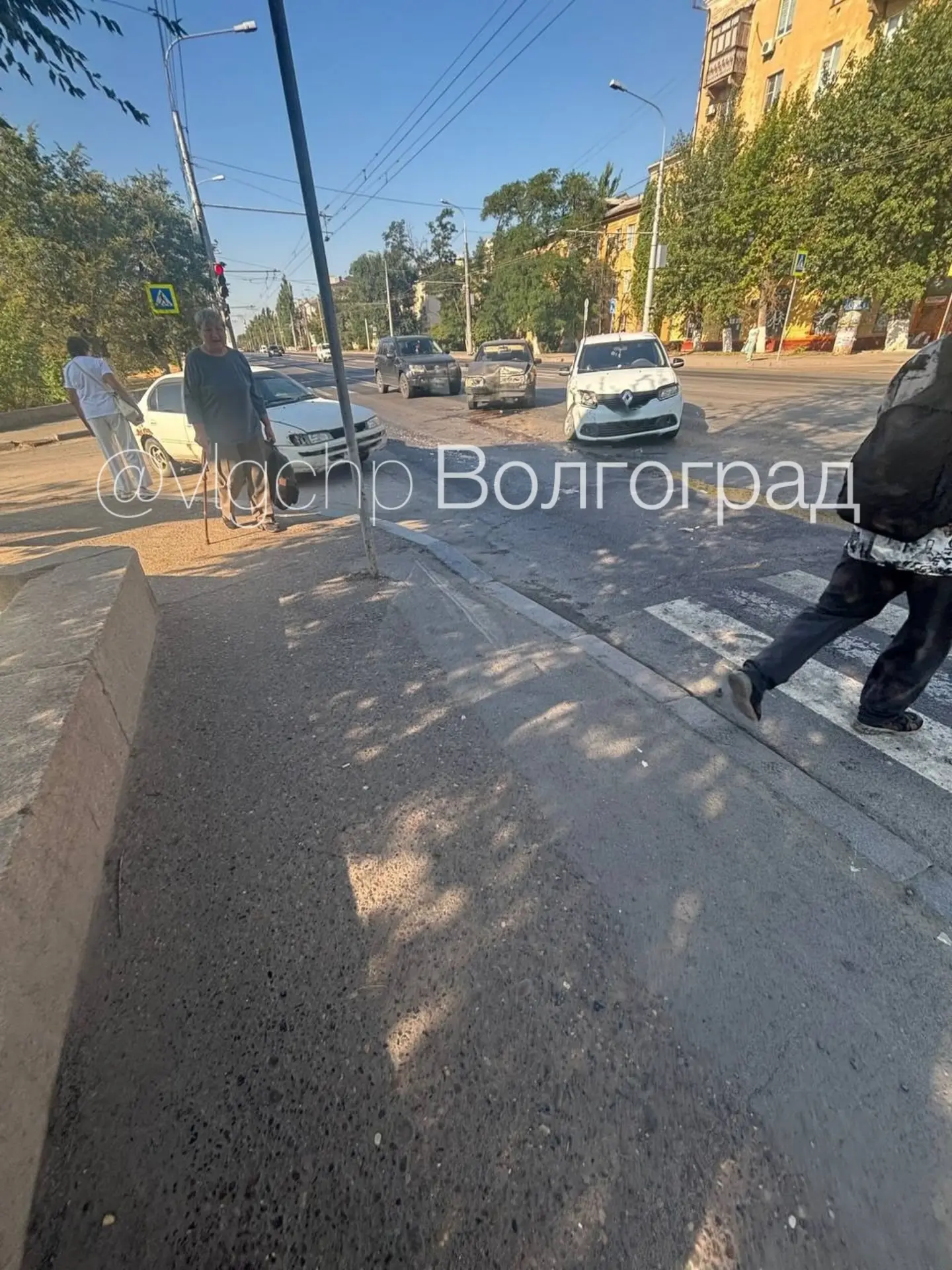 ❗️В Тракторозаводском районе Волгограда произошло массовое ДТП. 

По предварительной информации очев