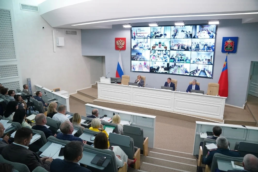 Илья Середюк поручил в кратчайшие сроки создать резерв угля для отгрузки населению

На аппаратном со
