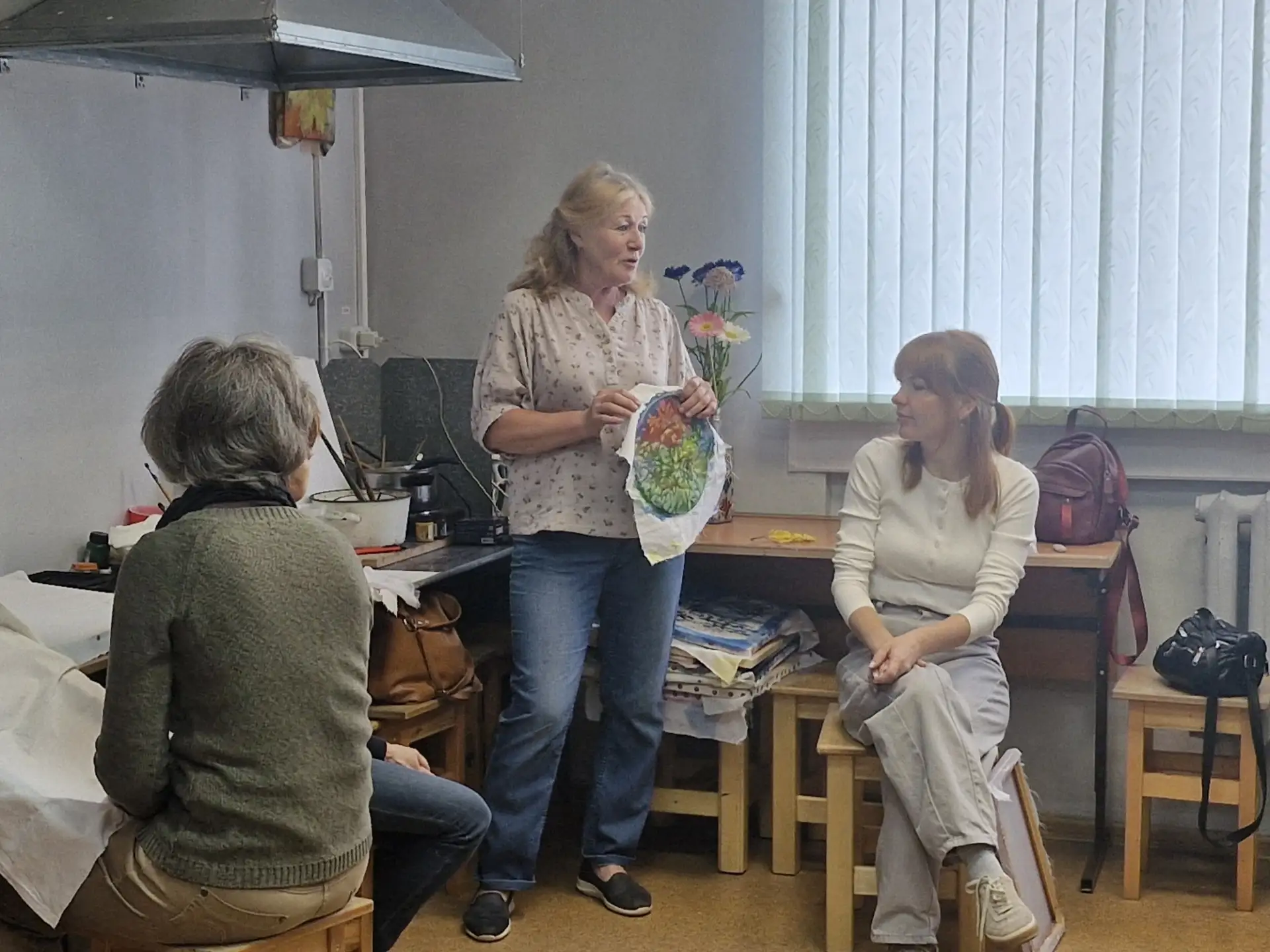 🎨Искусство на ткани "Летние краски" - в Детской художественной школе г. Калуги прошел мастер-класс 