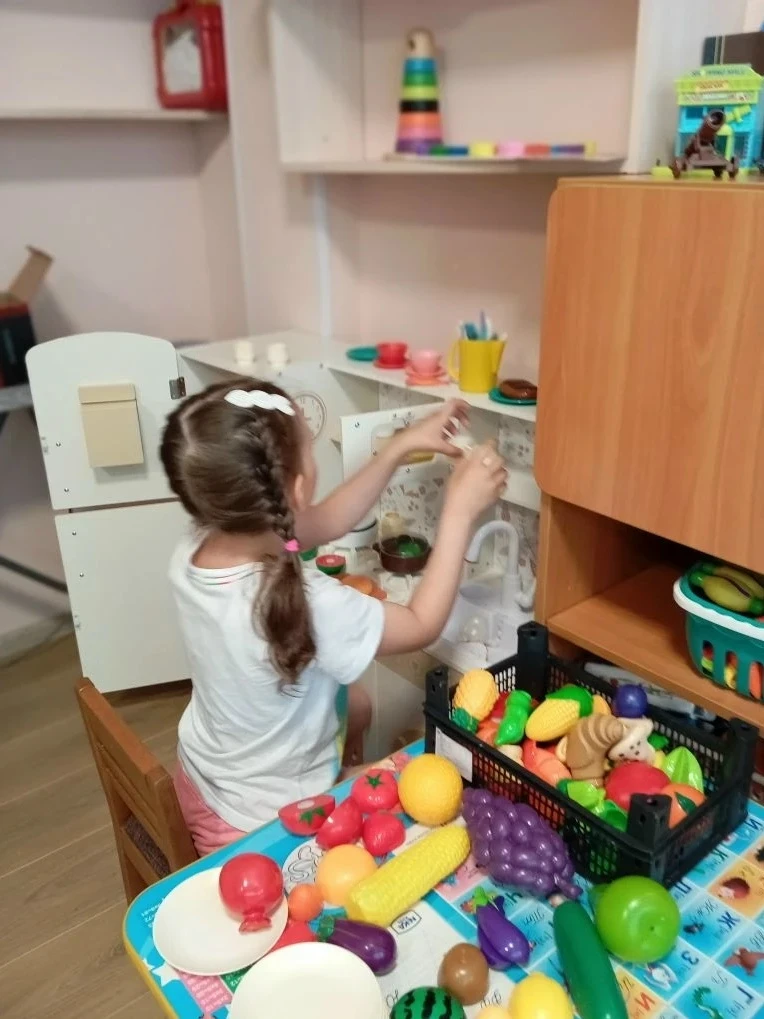 Думаете, только у вас день расписан по минутам, а на обед — три минуты и одна вилка на двоих? Ха! По