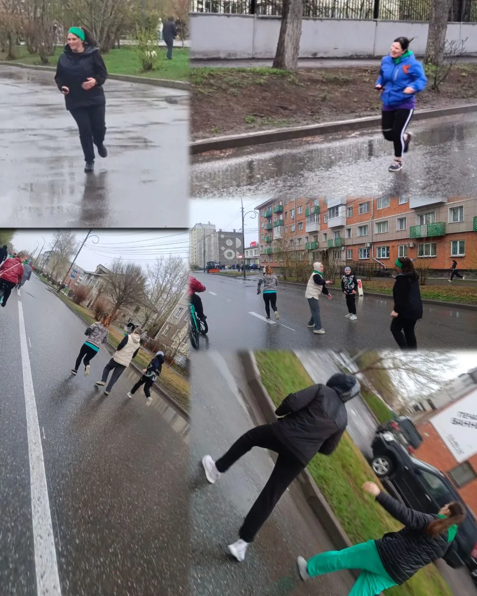 Невзирая на дождь и непогоду,наши сотрудницы посвятили вечер легкоатлетической эстафете...