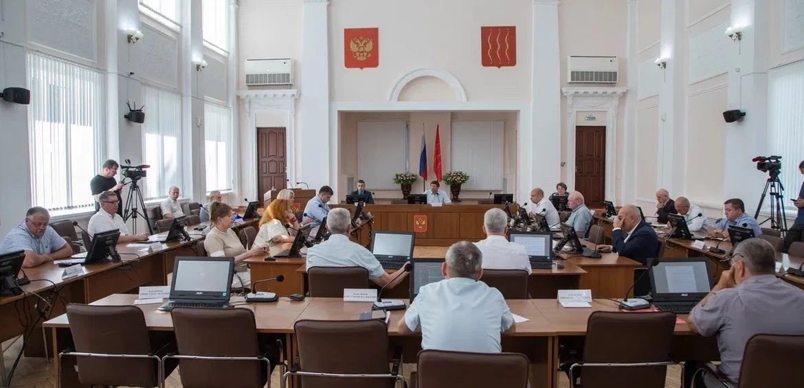 📑 Глава Великих Лук Николай Козловский представил отчёт о деятельности за 2025 год

Сегодня состоял