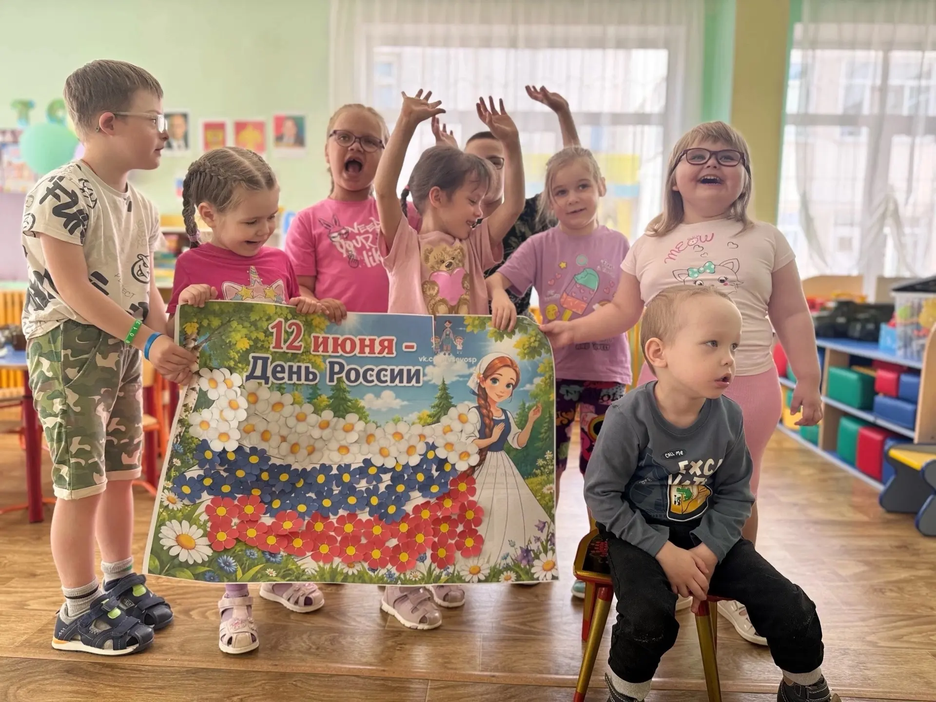 🇷🇺Если долго-долго-долго
В самолёте нам лететь,
Если долго-долго-долго
На Россию нам смотреть,
То 