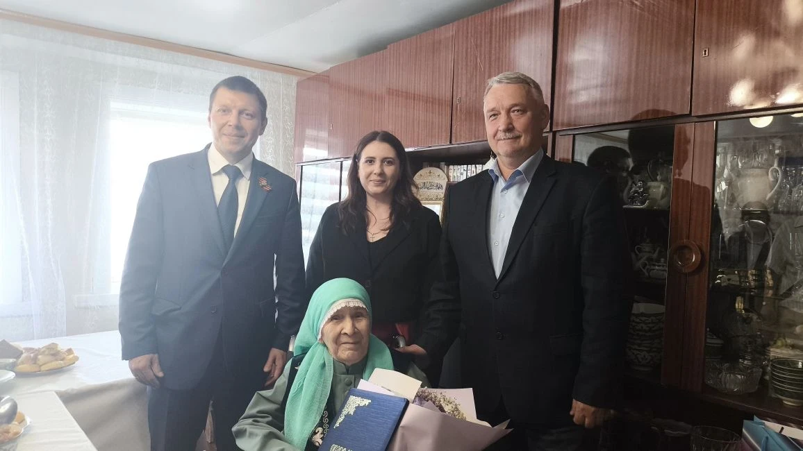 От всей души поздравляем уважаемую Бибинису Ахатовну Хабибуллину с замечательным и светлым юбилеем —