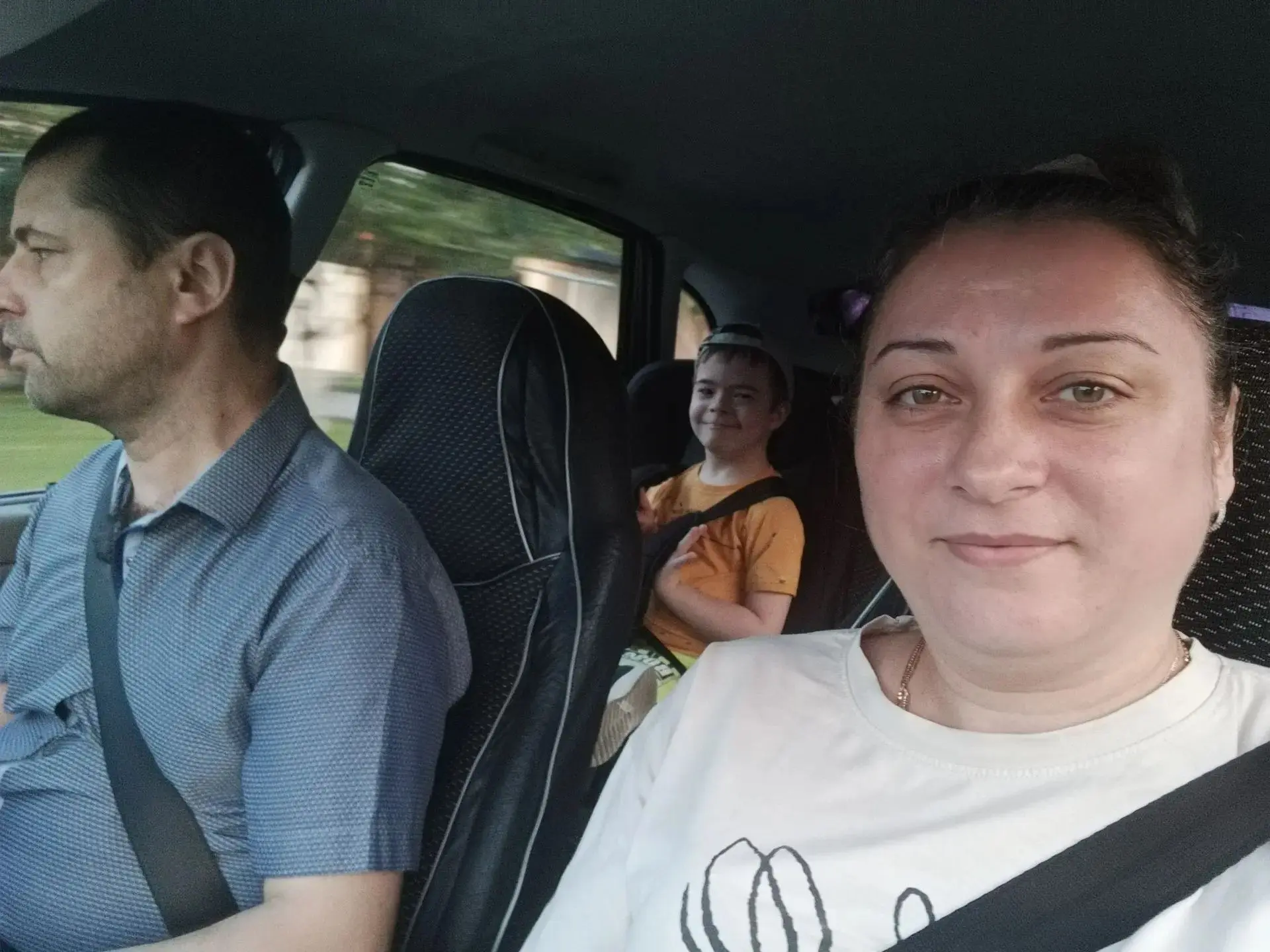 Семья  Темирчева Никиты, Альбина Руслановна и 
Михаил Михайлович-приняли участие в фотоакции "Безопа
