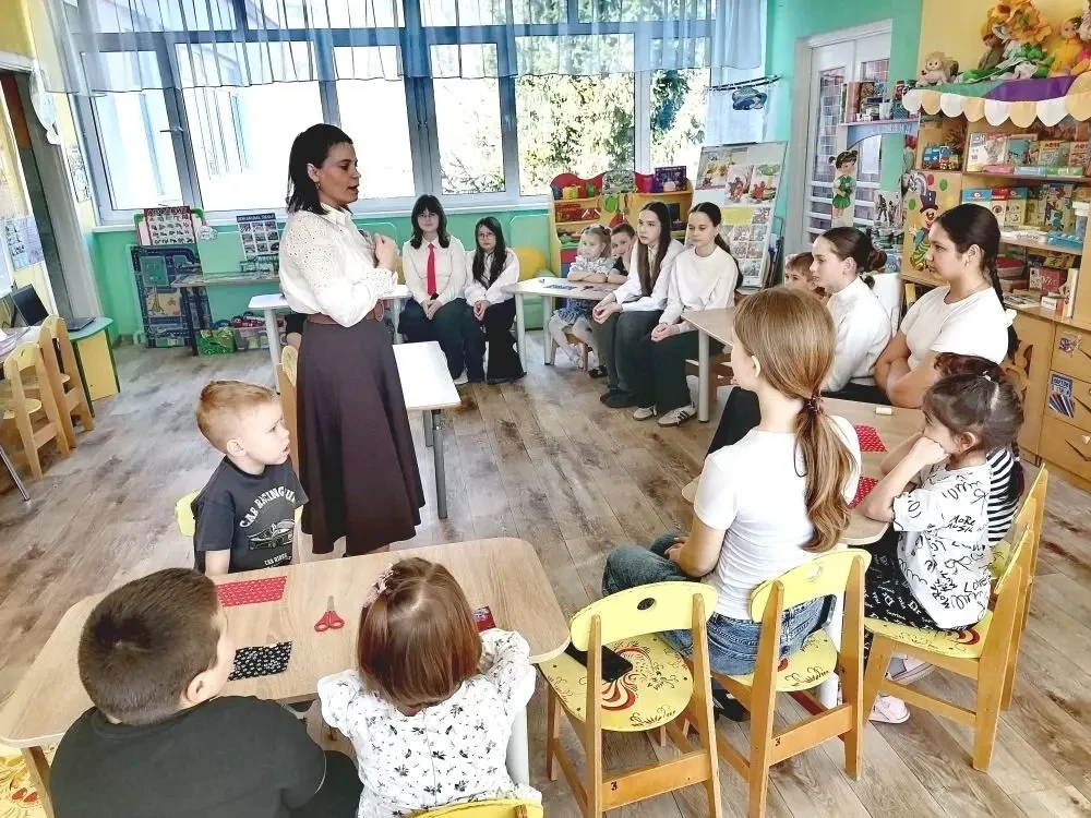 🇷🇺В рамках работы патриотического клуба "Мир, в котором я живу" и взаимодействия с МБОУ "СШ №10 с УИ
