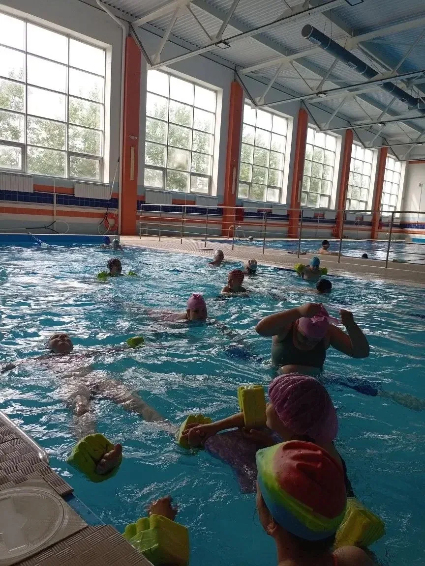 🌞 Второй день в нашем лагере прошел очень интересно! 🌊

Ребята посетили бассейн, где отлично отдох