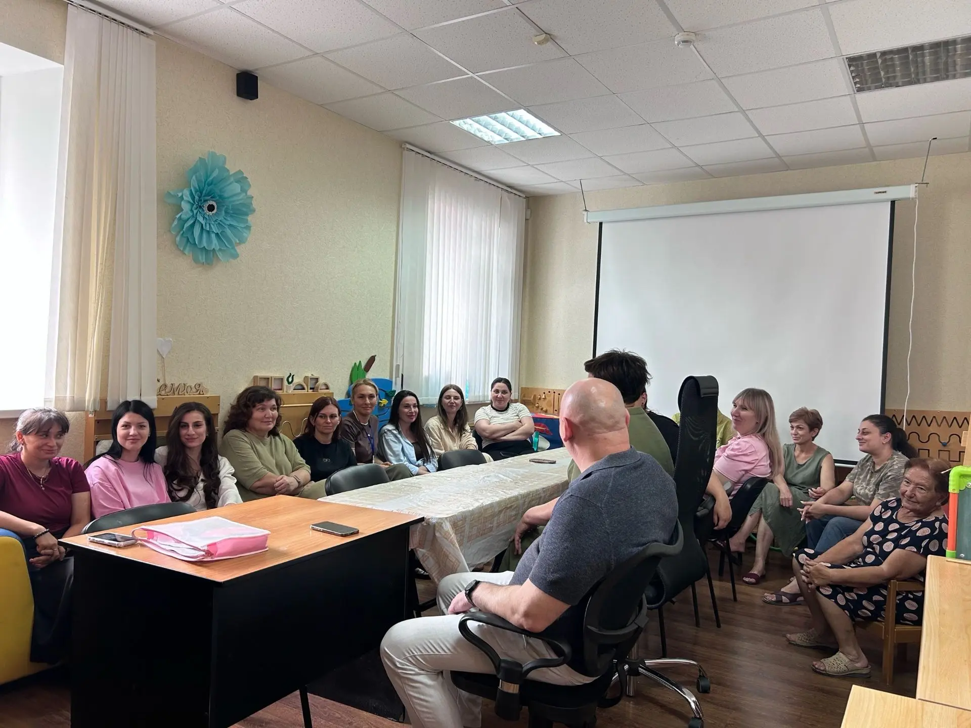 В нашем Центре социального обслуживания состоялась встреча с менеджером прямых продаж «...