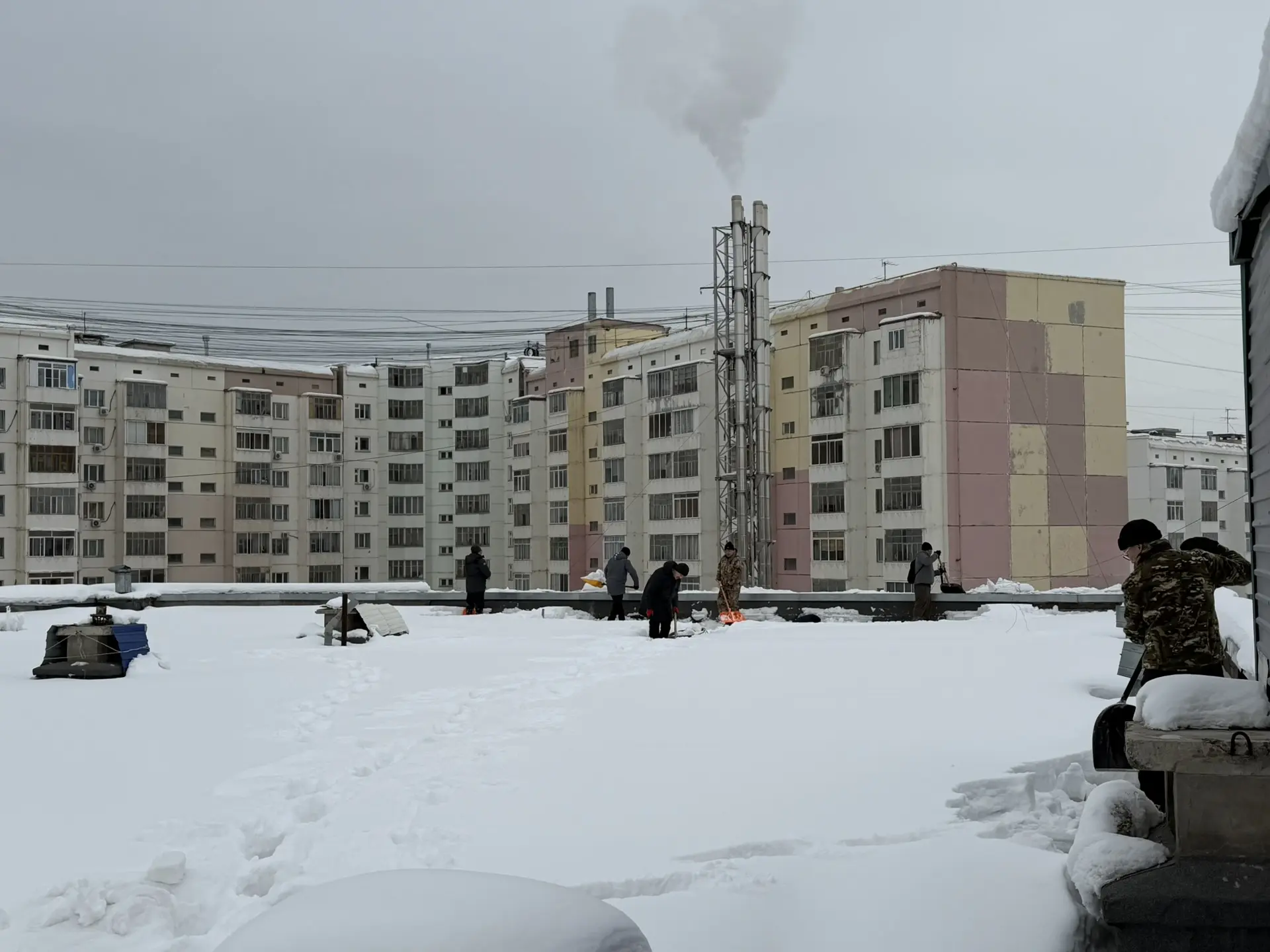 Сегодня «Совет Отцов» нашей школы принял активное участие в субботнике по уборке снега.  Выражаем ог