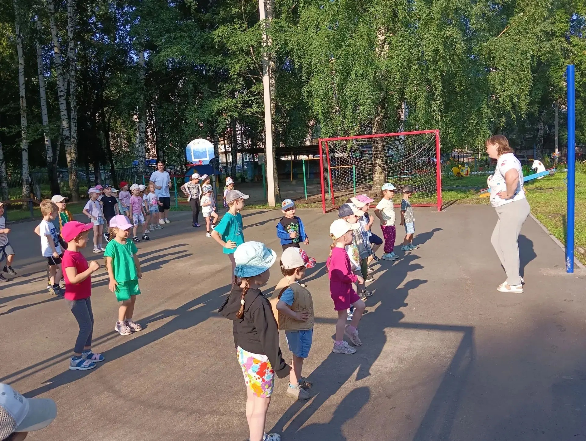 🎉 Доброе утро, друзья! 🎉

А знаете ли вы, с чего начинается бодрое утро в нашем Детском саду? Коне