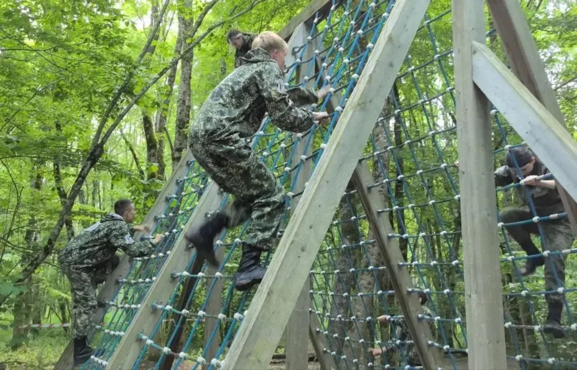 🔥 Команда Анапского индустриального техникума приняла участие в военно-тактической игре «Рекрут 2.0»