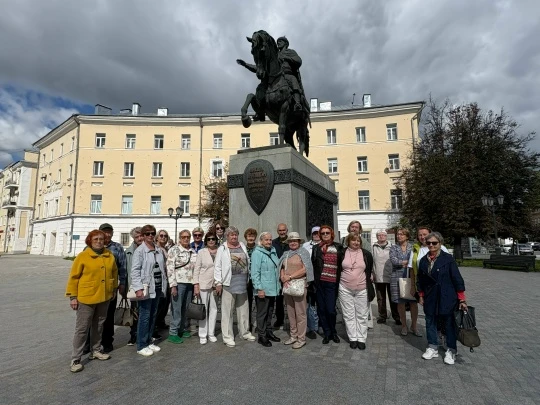 Город, который объединяет: пешеходные прогулки для активного долголетия