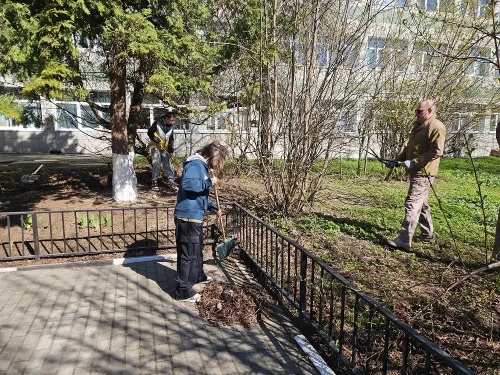 🧹✨ Сегодня, 25 апреля 2026 года, в МОУ СОШ имени Д. И. Зернова прошел по-настоящему весенний и проду