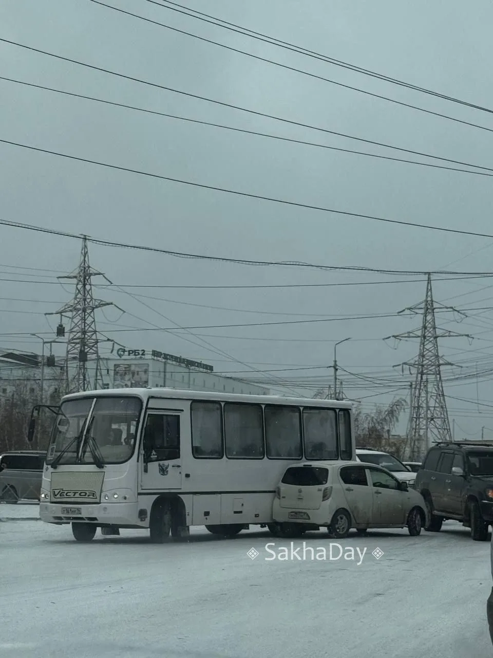 #пишут Авария на кольце возле РБ№2. @sakhaday #отподписчика